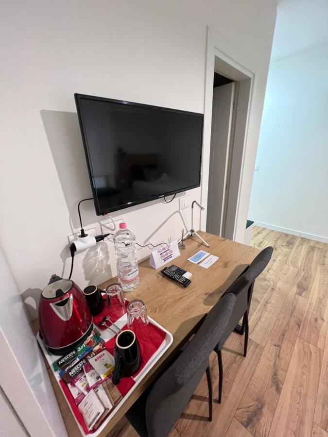 Grand Park & Bllok Area Rooms Тирана Екстер'єр фото