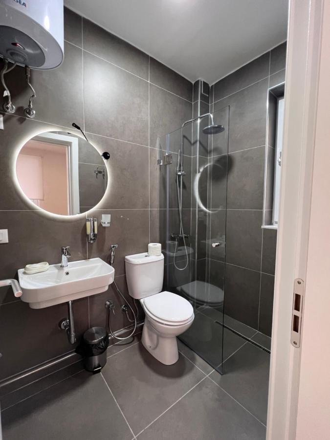 Grand Park & Bllok Area Rooms Тирана Екстер'єр фото