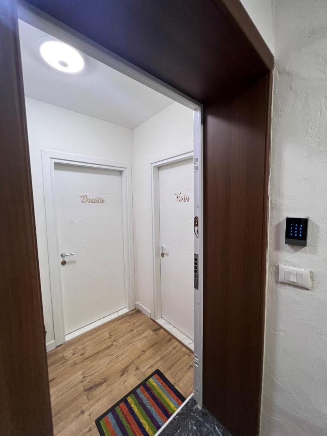 Grand Park & Bllok Area Rooms Тирана Екстер'єр фото
